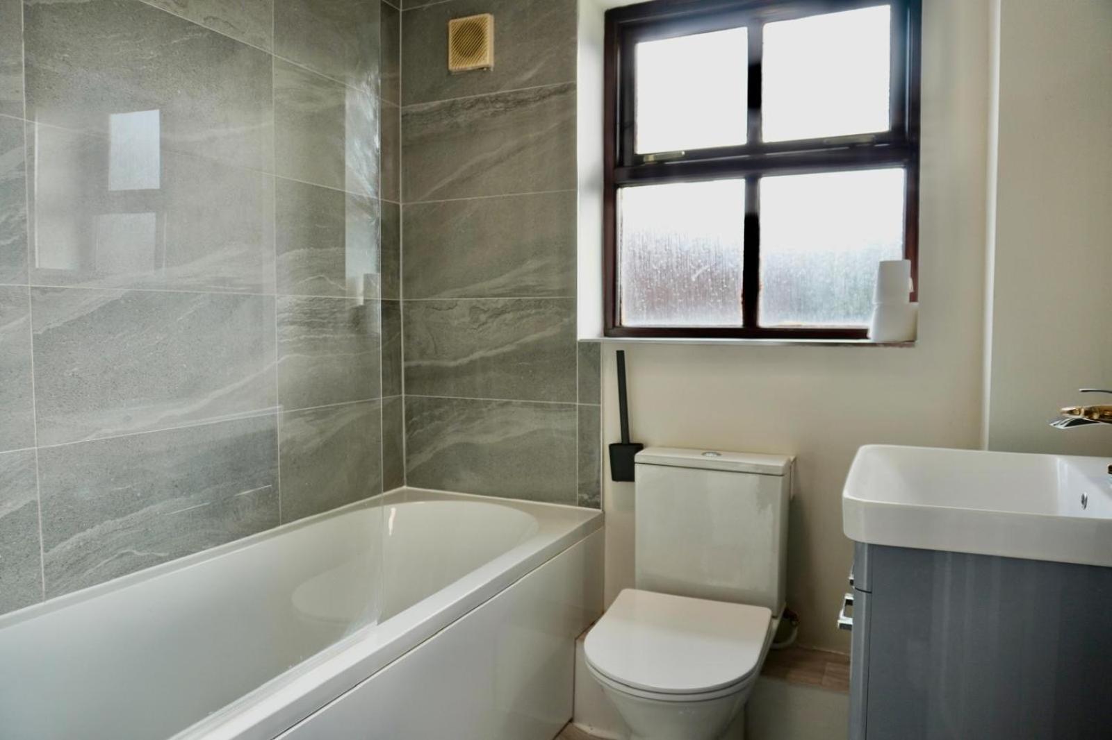 Villa 2 Bed With Parking And Netflix Nottingham Exterior foto